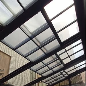 سقف متحرک شیشه ای